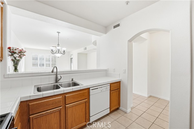 2605 Sepulveda Boulevard, Torrance CA: https://media.crmls.org/medias/daf82189-e09c-4baf-be25-8197beb623c6.jpg