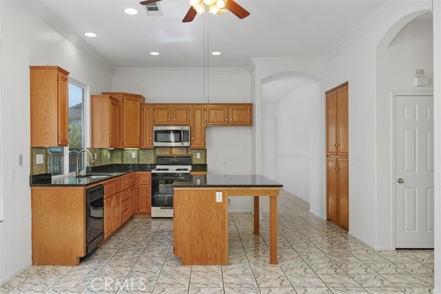 Detail Gallery Image 10 of 33 For 27570 Nellie Court, Temecula,  CA 92591 - 4 Beds | 2 Baths