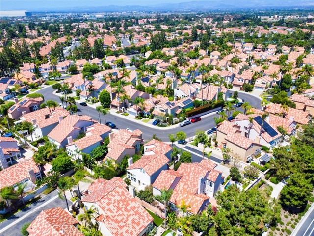 19 Las Cruces, Irvine CA: https://media.crmls.org/medias/daf8e1ad-59ea-487d-8935-d91dfc09818e.jpg
