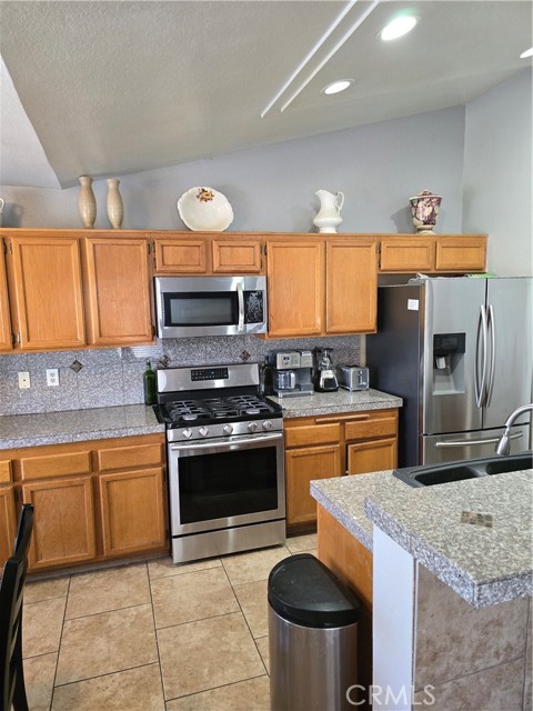 Detail Gallery Image 12 of 75 For 13041 Oasis Rd, Victorville,  CA 92392 - 5 Beds | 2 Baths