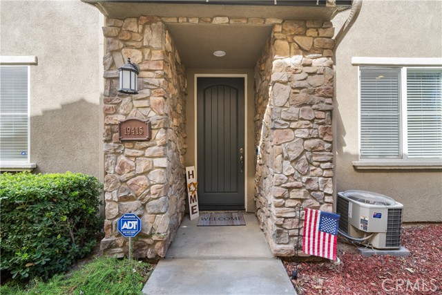 Detail Gallery Image 17 of 19 For 19415 Opal Ln, Saugus,  CA 91350 - 2 Beds | 2/1 Baths