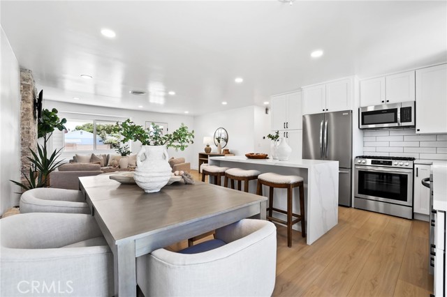 Detail Gallery Image 14 of 33 For 15801 Carrie Ln, Huntington Beach,  CA 92647 - 3 Beds | 2 Baths