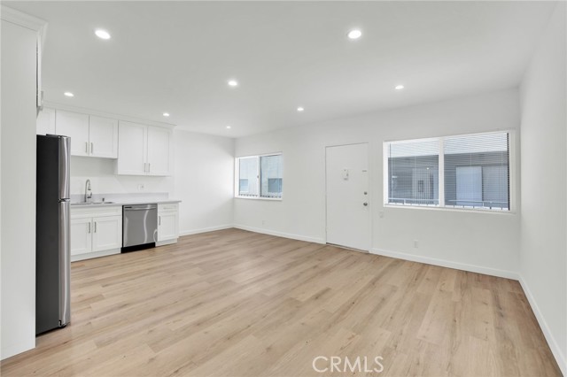 Detail Gallery Image 6 of 17 For 13018 Valleyheart Dr #4,  Studio City,  CA 91604 - 1 Beds | 1 Baths