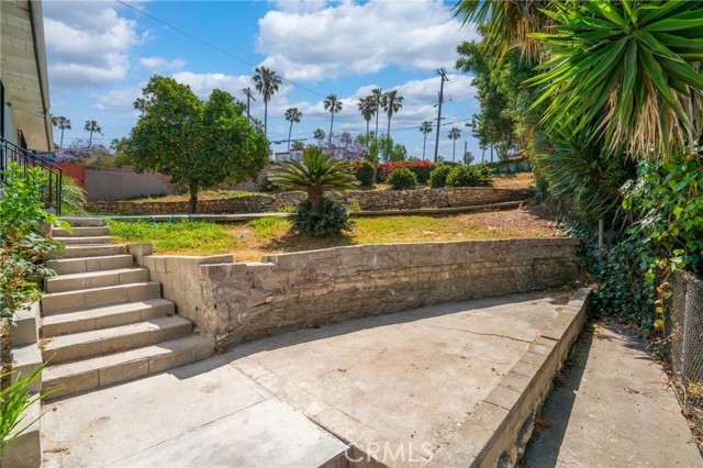 3704 Lorado Way, View Park CA: https://media.crmls.org/medias/dafa39dd-b8b8-4637-860b-0649578291e5.jpg