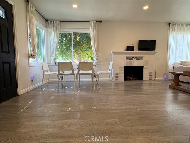 5429 Tyler Ave, Temple City CA: https://media.crmls.org/medias/dafab0c7-37ee-4bec-b450-d35798150319.jpg