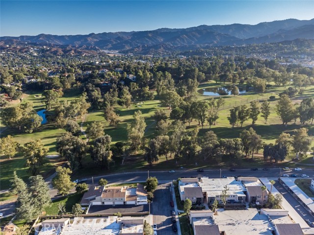25811 Tournament, Valencia CA: https://media.crmls.org/medias/dafae3eb-9cfc-41a3-ba85-d21a4586ecac.jpg