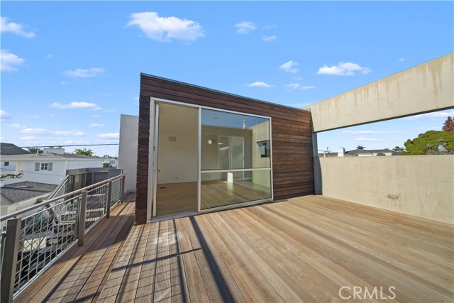 Detail Gallery Image 32 of 39 For 519 Santa Ana, Newport Beach,  CA 92663 - 4 Beds | 4/1 Baths