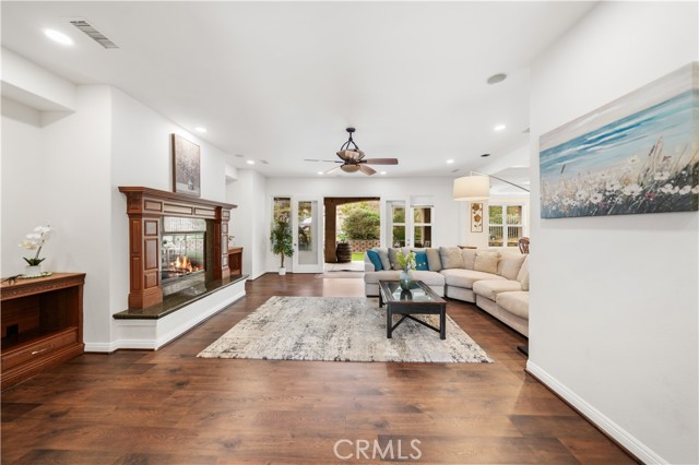 26677 Avenida Del Oro, Temecula CA: https://media.crmls.org/medias/dafb6163-9922-4ada-8548-f4d62aae5fd4.jpg