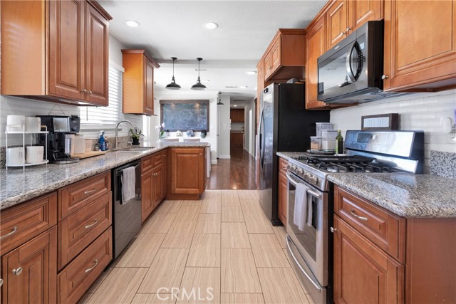 19545 Seneca Road, Apple Valley CA: https://media.crmls.org/medias/dafce5f7-b0d1-43b3-8da8-bfd6587ea4f1.jpg