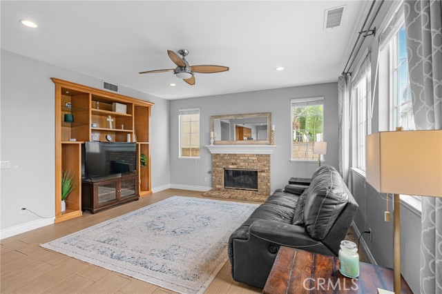 Image 13 of 43 For 16631 Sagebrush Street