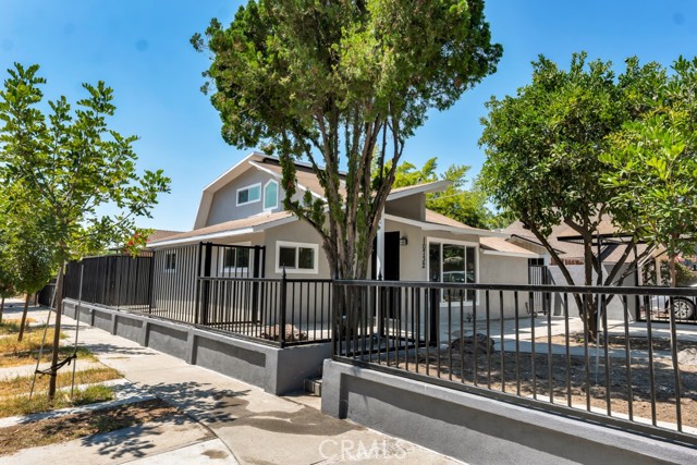 10732 Hatteras Street, North Hollywood CA: https://media.crmls.org/medias/dafe9fb0-fc17-4948-a6a6-849cf2ea7bb5.jpg
