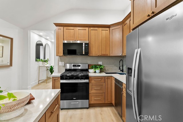 Detail Gallery Image 22 of 45 For 6091 Navajo, Westminster,  CA 92683 - 6 Beds | 5 Baths