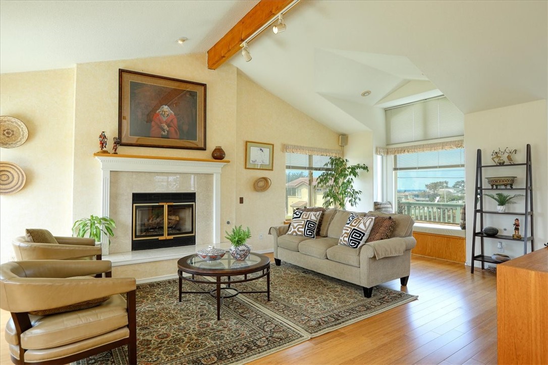 Detail Gallery Image 8 of 60 For 320 Jean Street, Cambria,  CA 93428 - 3 Beds | 2/1 Baths