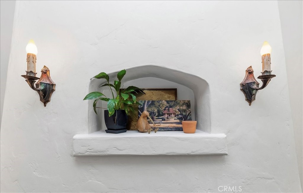 https://media.crmls.org/medias/db00ed21-6618-4d2e-b490-cc627fc68323.jpg?preset=X-Large