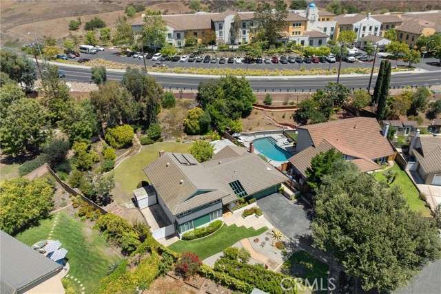 152 Ventana Court, Thousand Oaks CA: https://media.crmls.org/medias/db01a8a8-173c-4c67-9b85-1d6a18645095.jpg