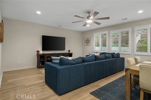 Detail Gallery Image 9 of 31 For 31014 Avenida Ramblas, Highland,  CA 92346 - 4 Beds | 3 Baths