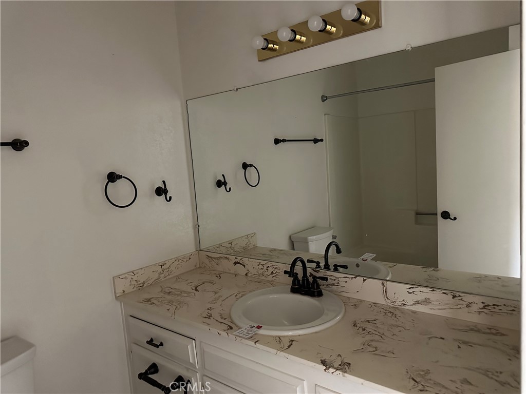 https://media.crmls.org/medias/db02c365-37fb-4e26-9fbf-8c5b6b4cdcc4.jpg?preset=X-Large