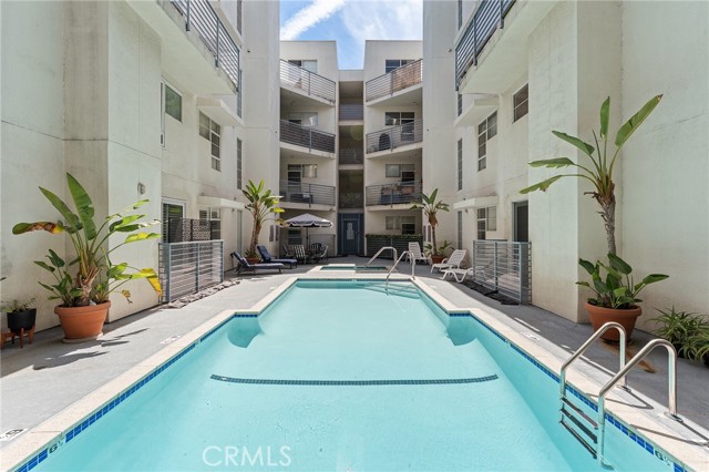 Detail Gallery Image 48 of 51 For 5350 White Oak #413,  Encino,  CA 91316 - 2 Beds | 2 Baths