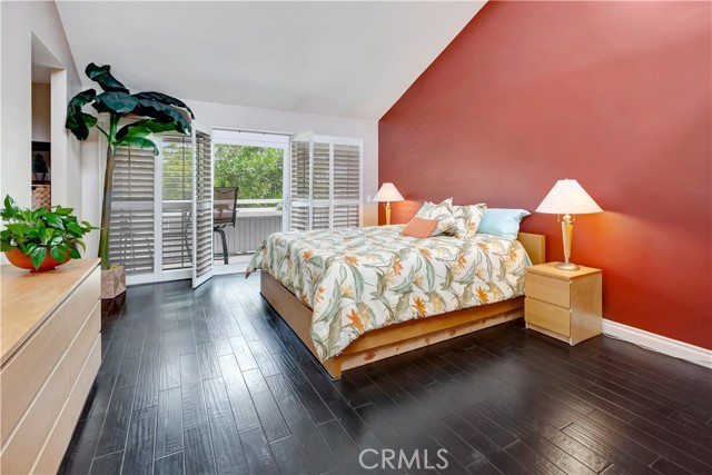 Detail Gallery Image 11 of 26 For 2 Escapade Ct, Newport Beach,  CA 92663 - 3 Beds | 3 Baths