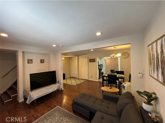 2619 Trinity Street, Los Angeles CA: https://media.crmls.org/medias/db0308e5-5206-4df0-b7e5-530607203f60.jpg