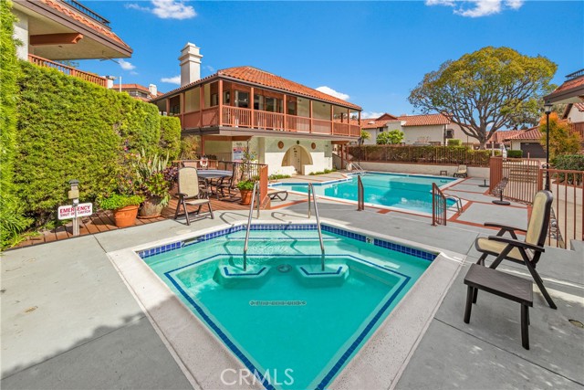6222 Riviera Circle, Long Beach CA: https://media.crmls.org/medias/db0323c2-e029-4415-a8f8-a1b5b2ae060e.jpg