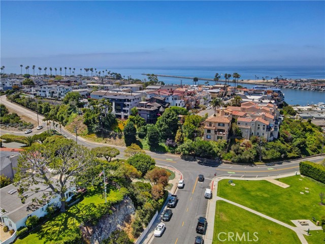 Detail Gallery Image 27 of 28 For 425 1/2 Dahlia Ave, Corona Del Mar,  CA 92625 - 2 Beds | 2 Baths