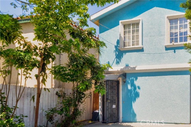 9203 Beach Street, Los Angeles CA: https://media.crmls.org/medias/db03ed29-4e64-4e41-8318-46b1c2190806.jpg