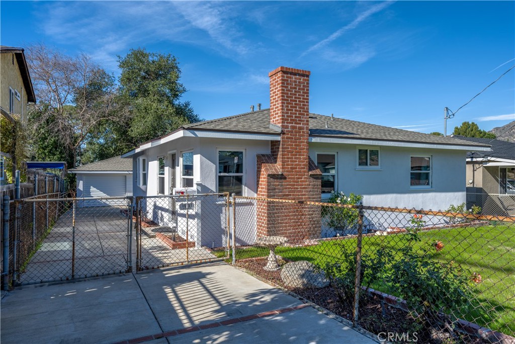 10931 Mcvine — architectural residence