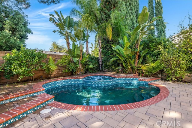 Detail Gallery Image 13 of 36 For 19314 Yolie, Tarzana,  CA 91356 - 4 Beds | 4 Baths