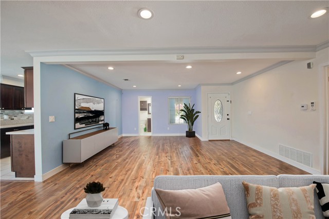 Detail Gallery Image 5 of 31 For 16420 Flanders St, Granada Hills,  CA 91344 - 3 Beds | 2 Baths