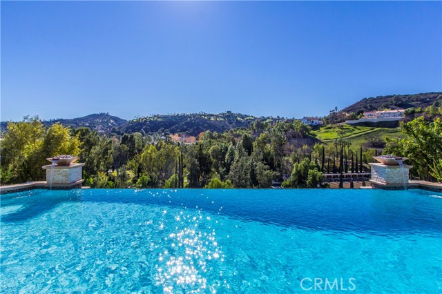 24100 HIDDEN RIDGE Road, Hidden Hills CA: https://media.crmls.org/medias/db04bb62-56b0-4abe-98e4-756b45c45e69.jpg