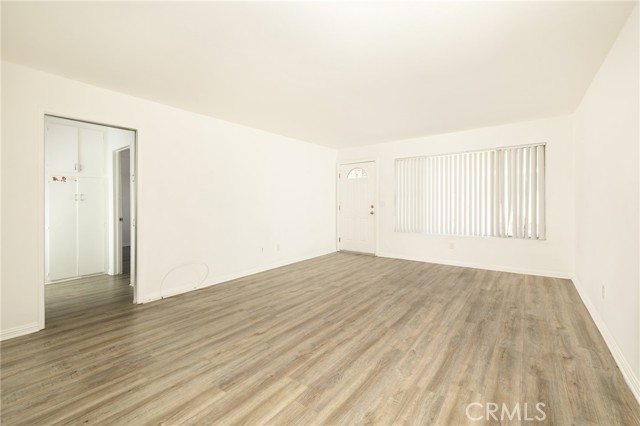 Image 26 of 38 For 4110 Hathaway Ave