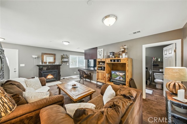 Detail Gallery Image 3 of 19 For 576 Rose Ln, Twin Peaks,  CA 92391 - 3 Beds | 3 Baths