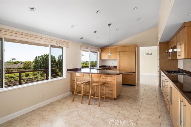 2815 Blue Water Drive, Corona del Mar CA: https://media.crmls.org/medias/db070832-01ef-42a9-91b9-f164bf9965b6.jpg