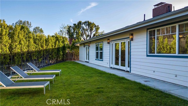 Detail Gallery Image 3 of 22 For 3340 Vickers Dr, Glendale,  CA 91208 - 3 Beds | 3 Baths