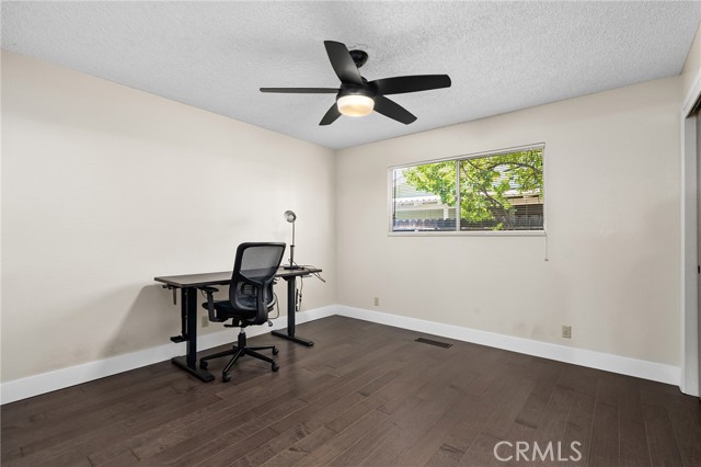 Detail Gallery Image 21 of 40 For 1702 Oak Vista Avenue, Chico,  CA 95926 - 3 Beds | 2 Baths