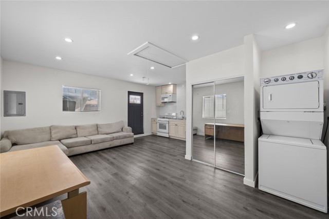 Detail Gallery Image 37 of 41 For 12628 Stagg St, North Hollywood,  CA 91605 - 4 Beds | 2 Baths