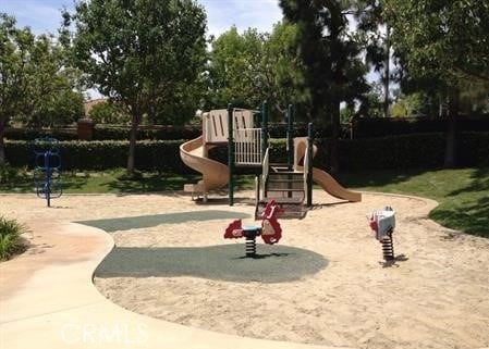 https://media.crmls.org/medias/db0a9277-b8e9-4e25-a968-2c750f3c7d11.jpg?preset=X-Large