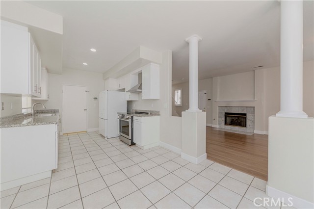 1370 Abraham Terace, Harbor City CA: https://media.crmls.org/medias/db0ad342-0b40-4c09-b032-9256836bf1dc.jpg