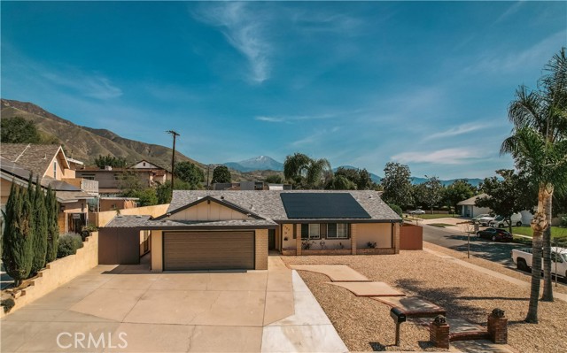 Detail Gallery Image 2 of 46 For 2327 Cienega, Highland,  CA 92346 - 5 Beds | 4 Baths