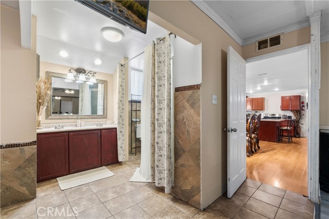 350 S Willow AVe, Rialto CA: https://media.crmls.org/medias/db0c72d2-062e-4fc3-b5f5-5cec21908b41.jpg