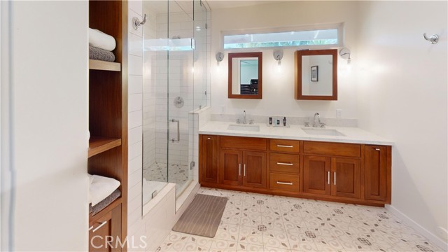 Detail Gallery Image 14 of 17 For 3340 Vickers Dr, Glendale,  CA 91208 - 3 Beds | 3 Baths