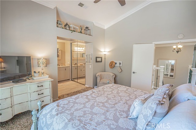 Detail Gallery Image 30 of 65 For 20019 Nutcracker Ct, Canyon Country,  CA 91351 - 4 Beds | 2/1 Baths