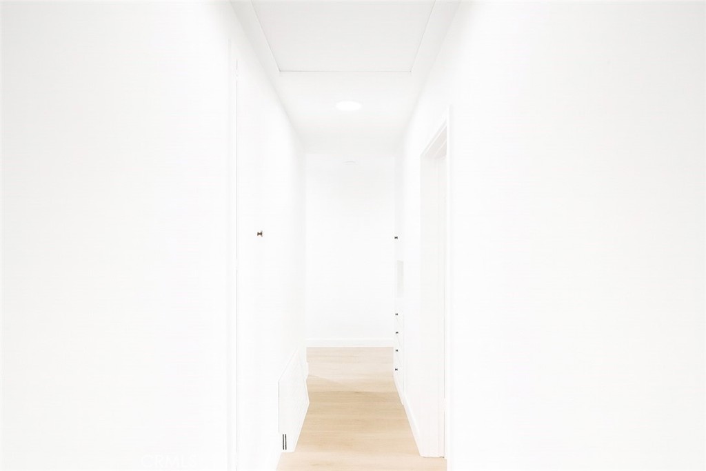 https://media.crmls.org/medias/db0d8e6b-0286-4f54-8055-2ceef24c5ab2.jpg?preset=X-Large