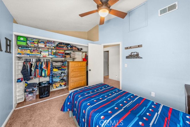 28230 Evergreen Lane, Saugus CA: https://media.crmls.org/medias/db0e1766-ed23-4f5e-98e2-3241e4d89700.jpg