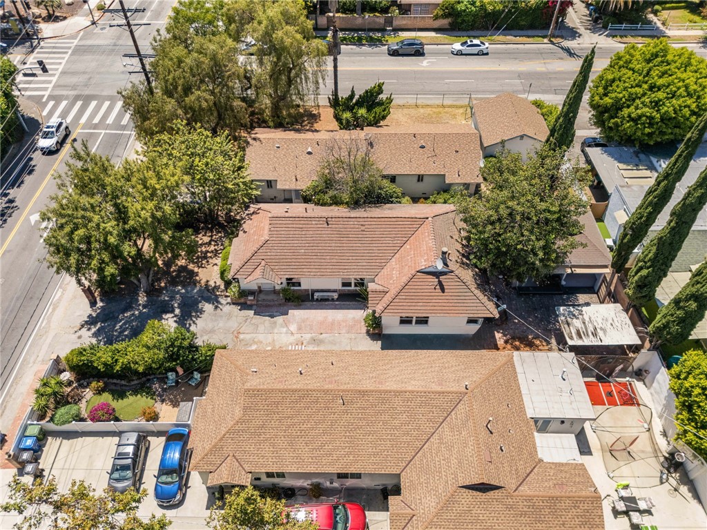 https://media.crmls.org/medias/db0e4e03-d990-4156-8646-ef63de5f8e7e.jpg?preset=X-Large