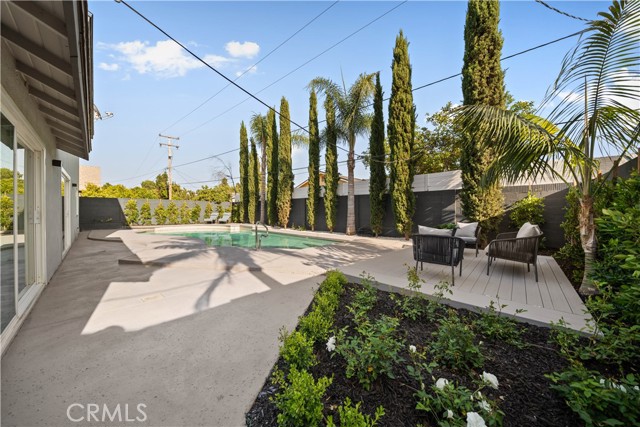 553 Sturgeon Drive, Costa Mesa CA: https://media.crmls.org/medias/db0e5d9b-81e9-4385-a824-d8e46380513c.jpg