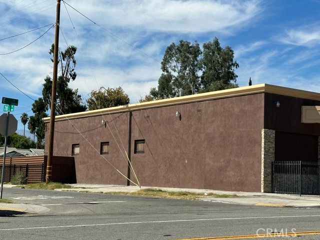 2102 N E Street, San Bernardino, California 92405, ,Commercial Lease,For Rent,2102 N E Street,CRIG23203822