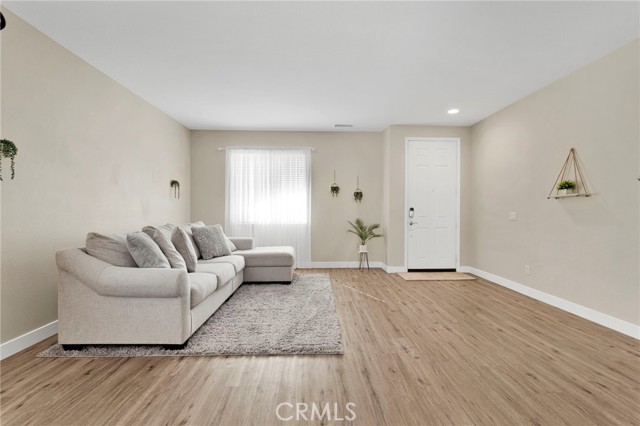 Detail Gallery Image 5 of 50 For 13720 Adams St, Oak Hills,  CA 92344 - 4 Beds | 2 Baths