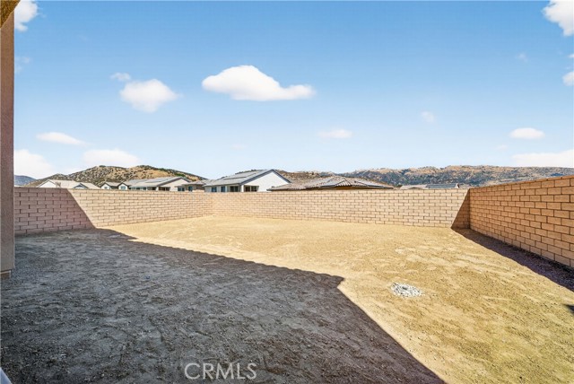 21219 Currant Ct, Chatsworth CA: https://media.crmls.org/medias/db0f4ad3-26ff-41c2-87af-a3295c1ba4be.jpg